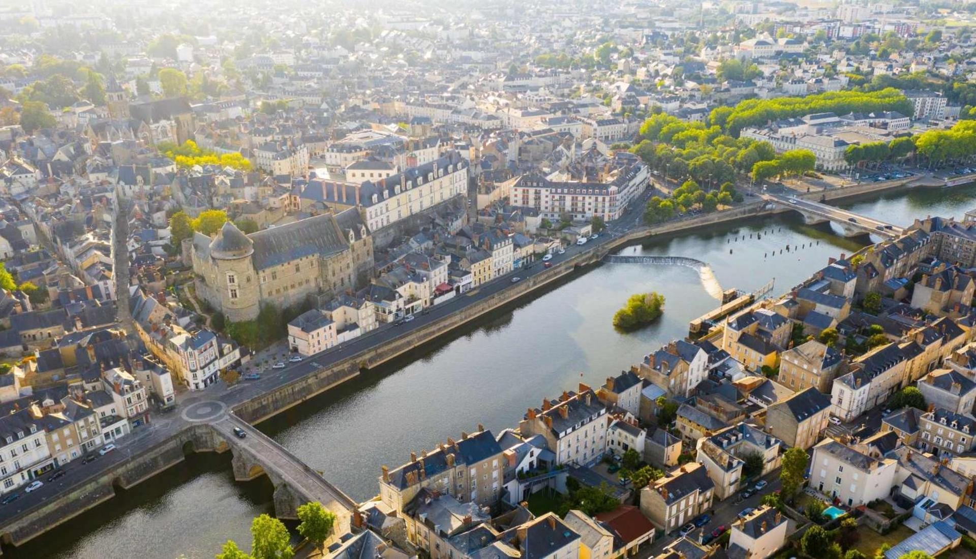 L'atypique Hyper Centre Wifi Et Netflix Gratuit * Mayenne